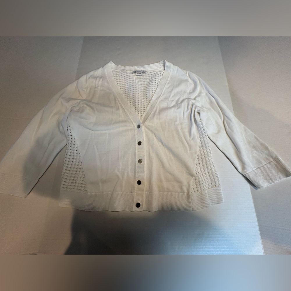 Women’s White Large Short Liz Claiborne Button Cardigan